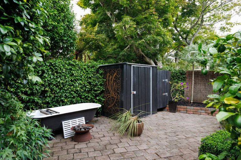 Photo of property in 8 Caccia Birch Lane, Hokowhitu, Palmerston North, 4410