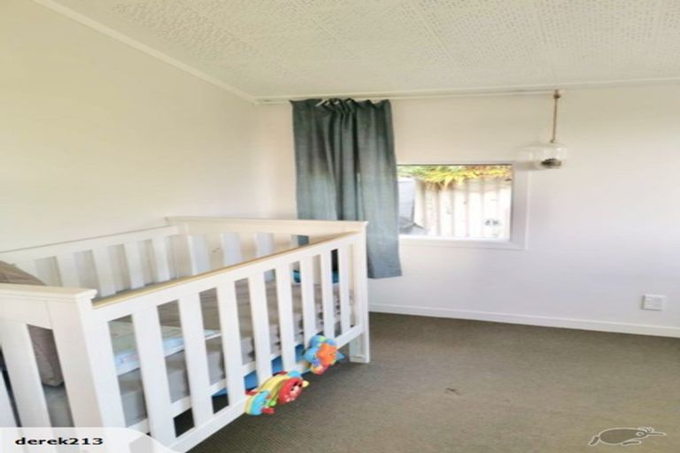 Photo of property in 24 Tiri Tiri Road, Birkdale, Auckland, 0626