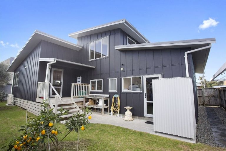 Photo of property in 405b Ocean Road, Whangamata, 3620