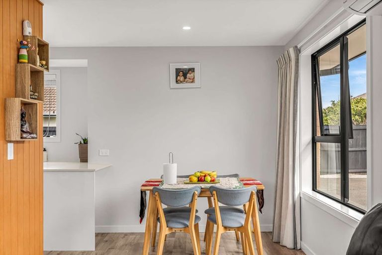 Photo of property in 2/49 Shannon Place, Belfast, Christchurch, 8051