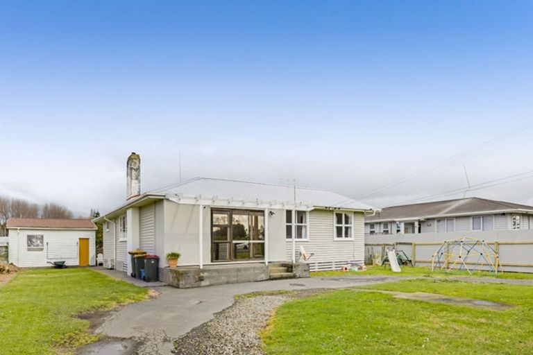 Photo of property in 60 Kapuni Street, Manaia, 4612