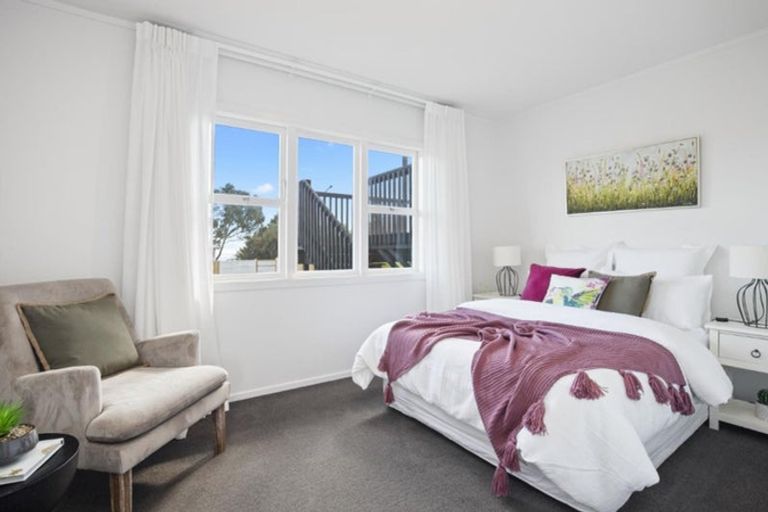 Photo of property in 11 Crispe Road, Clarks Beach, 2122