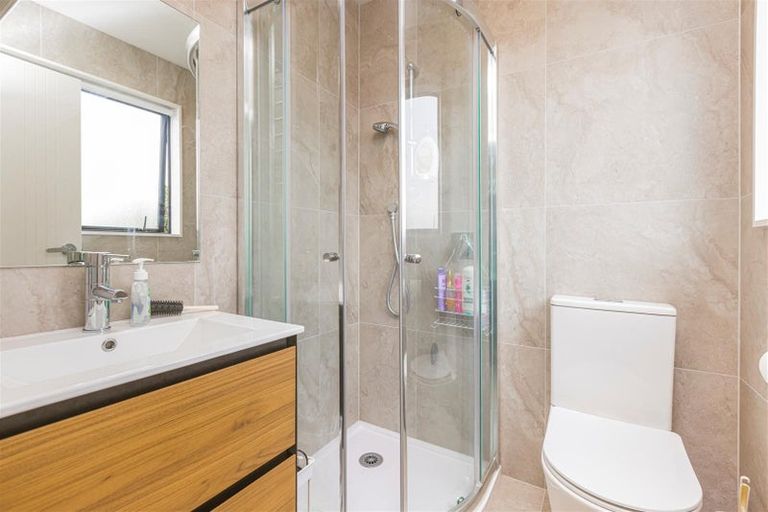 Photo of property in 14d Medina Place, Half Moon Bay, Auckland, 2012