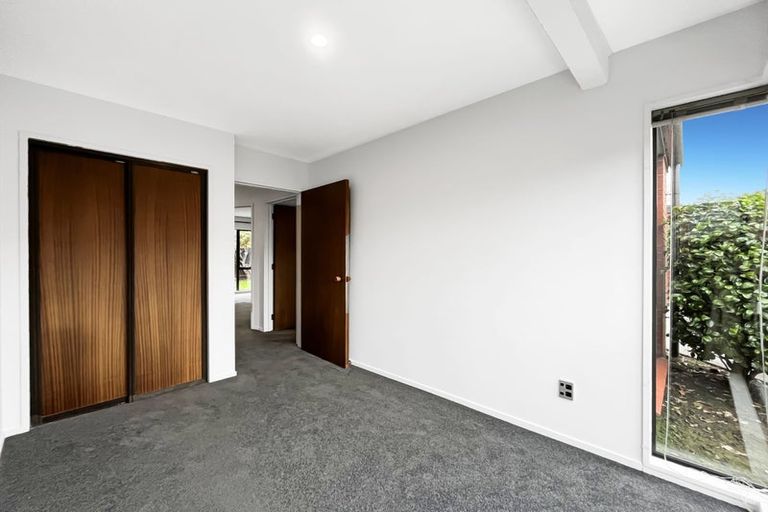 Photo of property in 2/87 Merrin Street, Avonhead, Christchurch, 8042