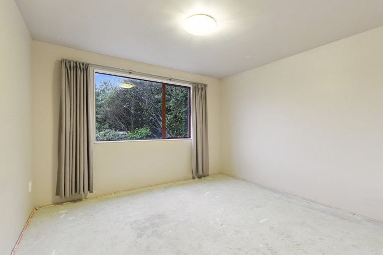 Photo of property in 14b Domanski Crescent, Owhiro Bay, Wellington, 6023