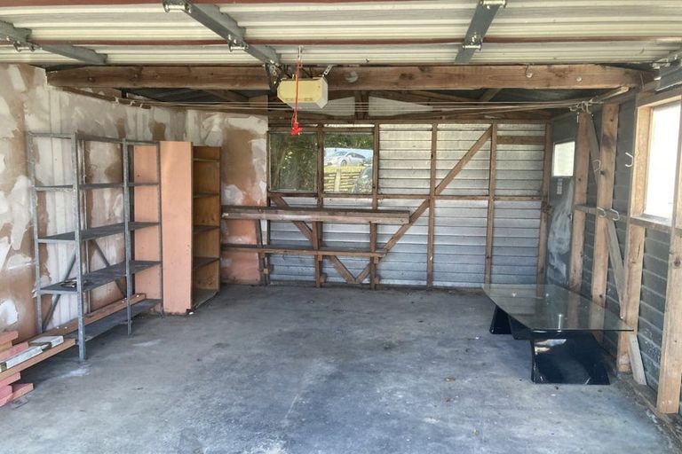 Photo of property in 936 East Coast Road, Northcross, Auckland, 0630