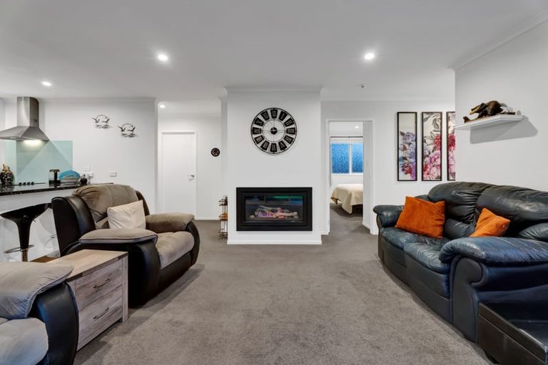 Photo of property in 95 Princess Street, Waitara, 4320