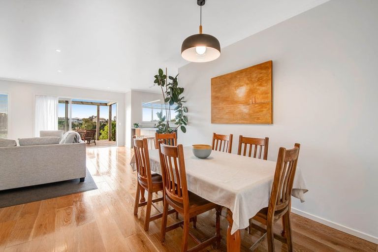 Photo of property in 51 Balboa Drive, Matakatia, Whangaparaoa, 0930