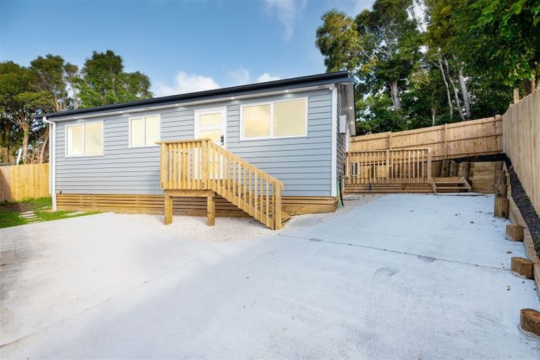 Photo of property in 18a Kearney Place, Massey, Auckland, 0614