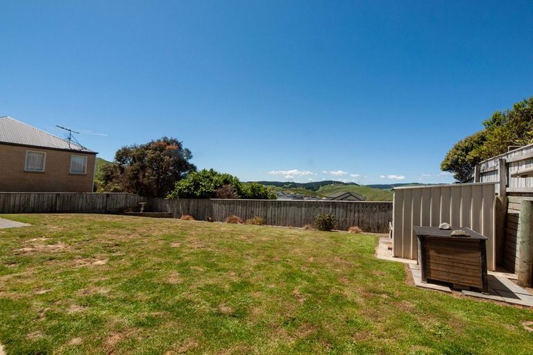 Photo of property in 43 Erlestoke Crescent, Churton Park, Wellington, 6037