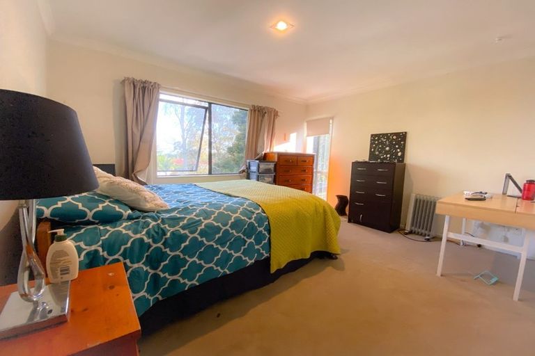 Photo of property in 27 Taupo Street, Green Bay, Auckland, 0604