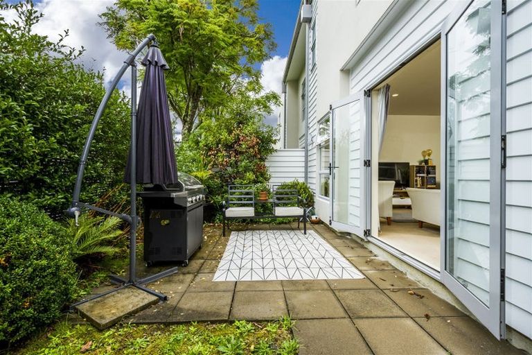 Photo of property in 5/40 Scarlet Oak Drive, Schnapper Rock, Auckland, 0632