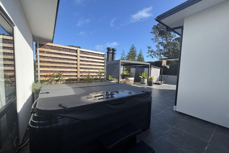 Photo of property in 9 Cooke Farm Grove, Waiwhakaiho, New Plymouth, 4312