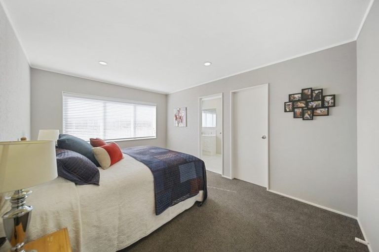 Photo of property in 1/28 Rochester Crescent, Somerville, Auckland, 2014