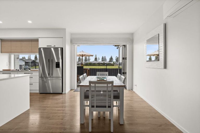 Photo of property in 17 Hurunui Drive, Te Awa, Napier, 4110