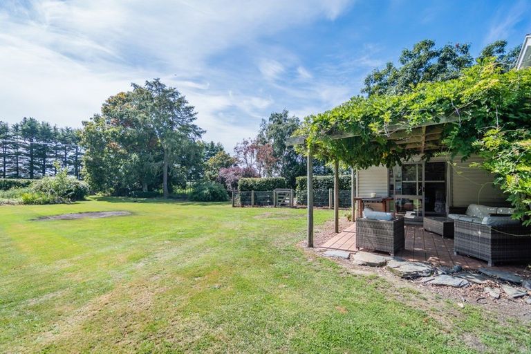 Photo of property in 381 Pareora River Road, Saint Andrews, Timaru, 7972