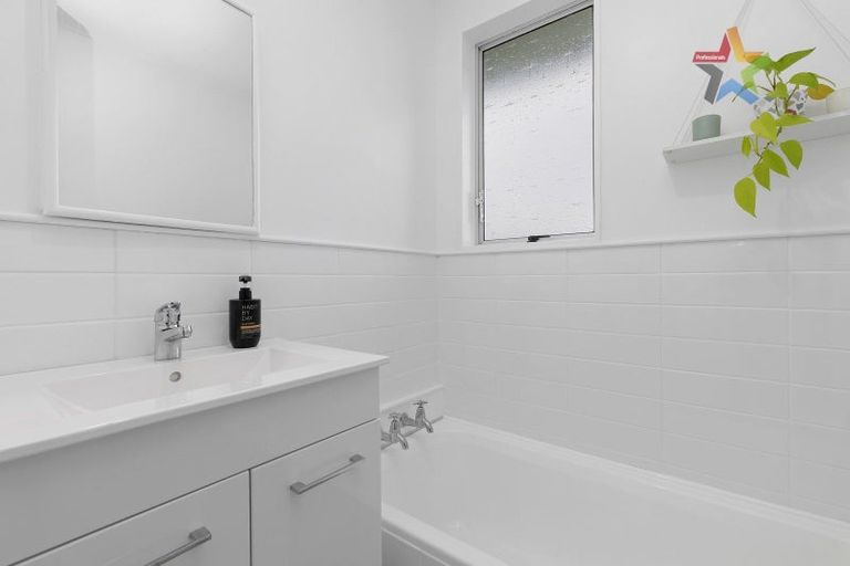 Photo of property in 41 Outram Grove, Kelson, Lower Hutt, 5010