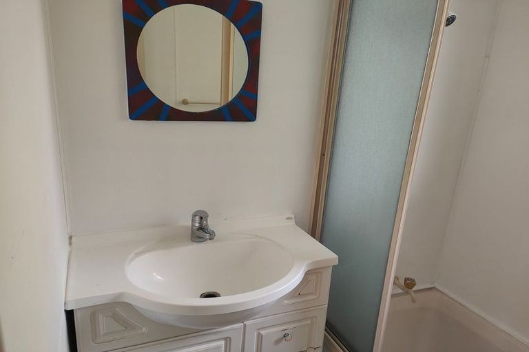 Photo of property in 38 Durham Street, Te Atatu Peninsula, Auckland, 0610