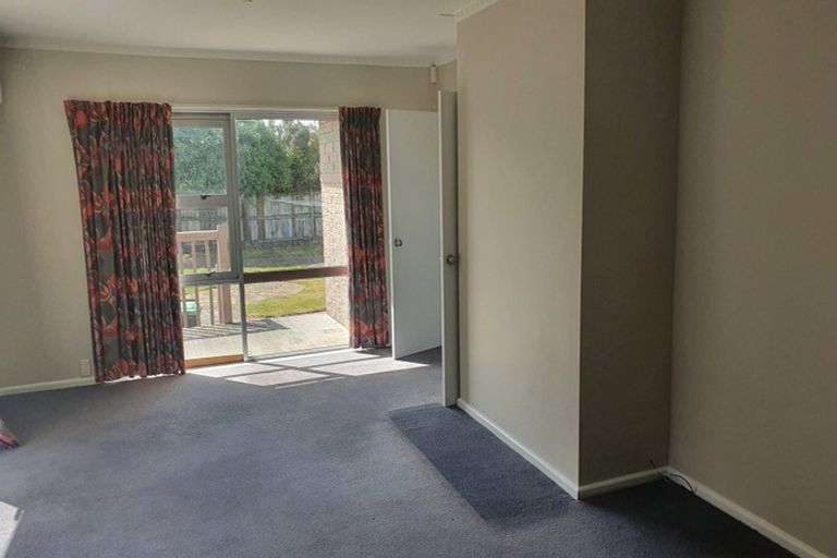 Photo of property in 5 Prestons Road, Redwood, Christchurch, 8051