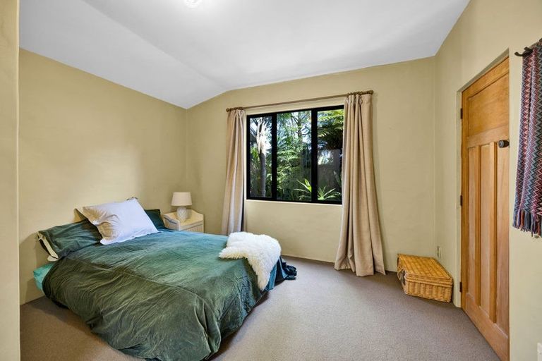 Photo of property in 7-9 Mace Terrace, Oakura, 4314