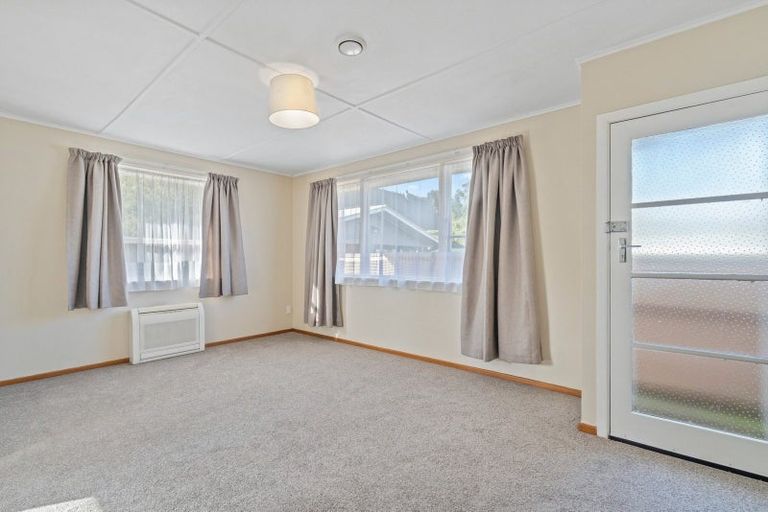 Photo of property in 8 Oregon Drive, Maoribank, Upper Hutt, 5018