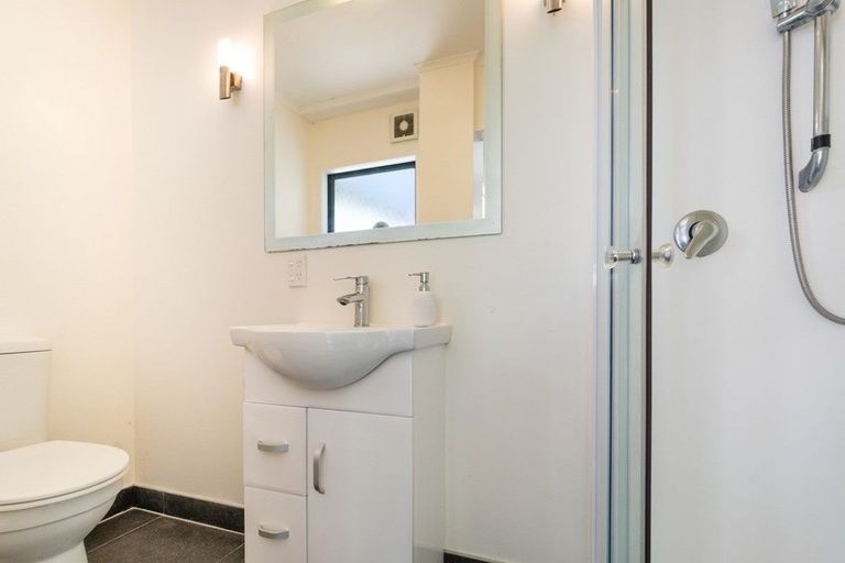 Photo of property in 15 Annison Avenue, Glen Eden, Auckland, 0602