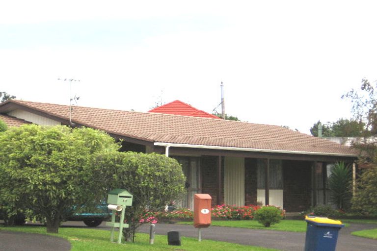 Photo of property in 11 Papatahi Place, Henderson, Auckland, 0610