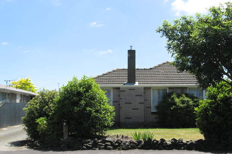 Photo of property in 8 Fairmile Place, Russley, Christchurch, 8042