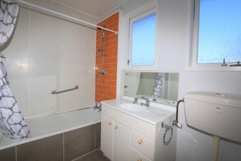 Photo of property in 1/34 Glendale Road, Glen Eden, Auckland, 0602