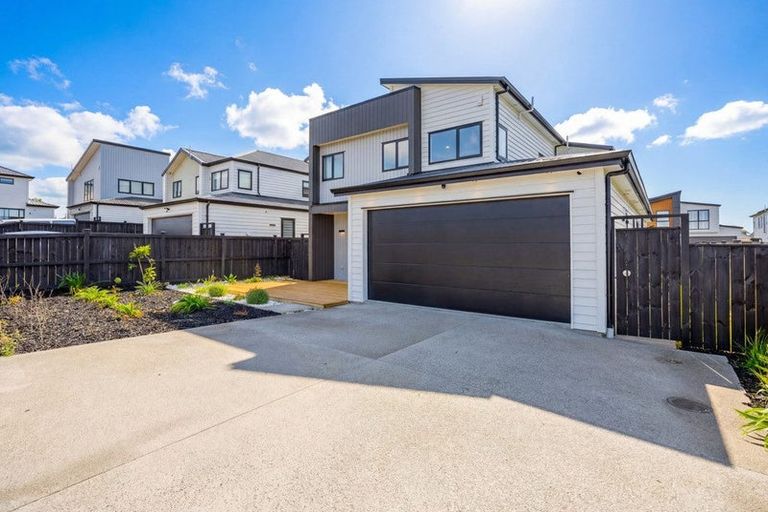 Photo of property in 39 Park Green Avenue, Rosehill, Papakura, 2113