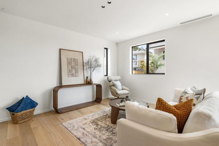 Photo of property in 8a Serrata Place, Browns Bay, Auckland, 0630