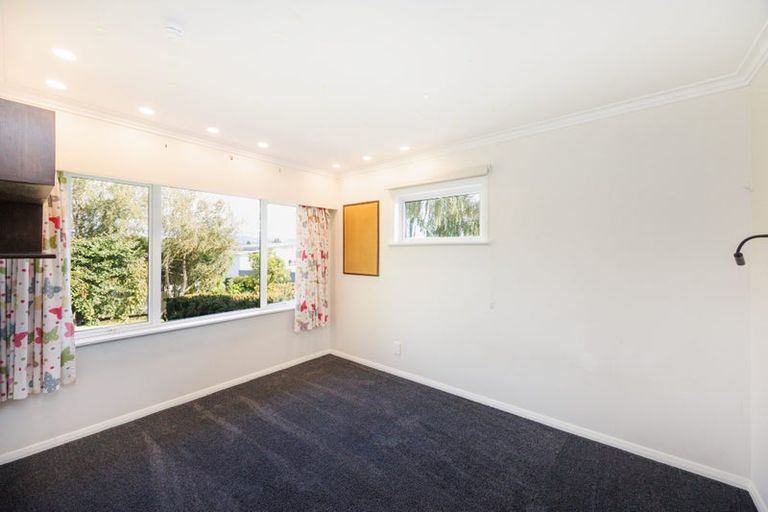 Photo of property in 27 Saint Albans Avenue, Hokowhitu, Palmerston North, 4410