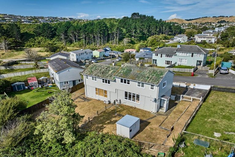 Photo of property in 3-5 York Place, Cannons Creek, Porirua, 5024