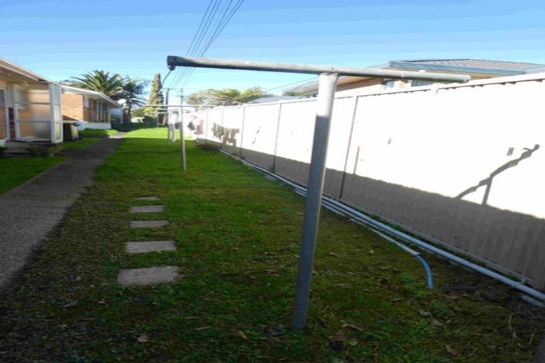 Photo of property in 4/48 Mcleod Road, Henderson, Auckland, 0612