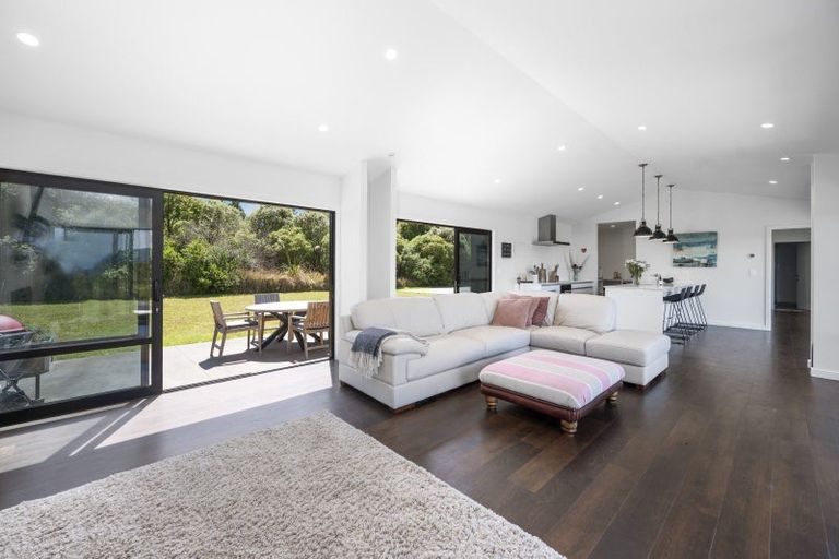 Photo of property in 42 Lacebark Drive, Kinloch, Taupo, 3377