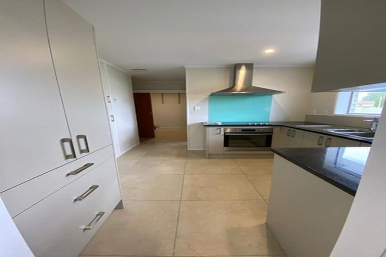 Photo of property in 2/15 O'halloran Road, Howick, Auckland, 2014