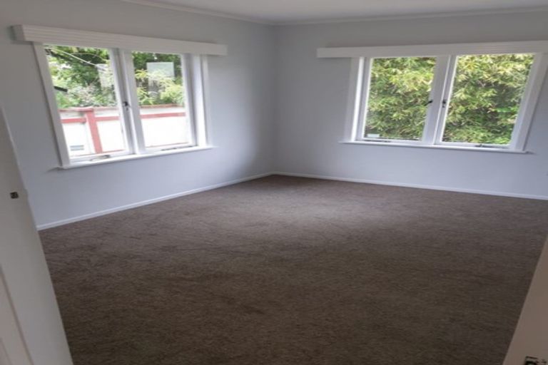 Photo of property in 1/12 Tonar Street, Northcote, Auckland, 0627