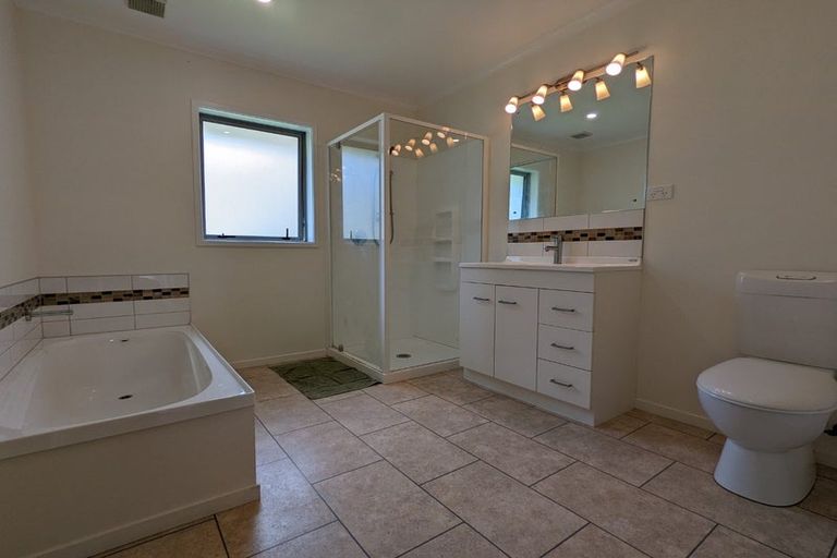 Photo of property in 67 Riverstone Drive, Riverstone Terraces, Upper Hutt, 5018