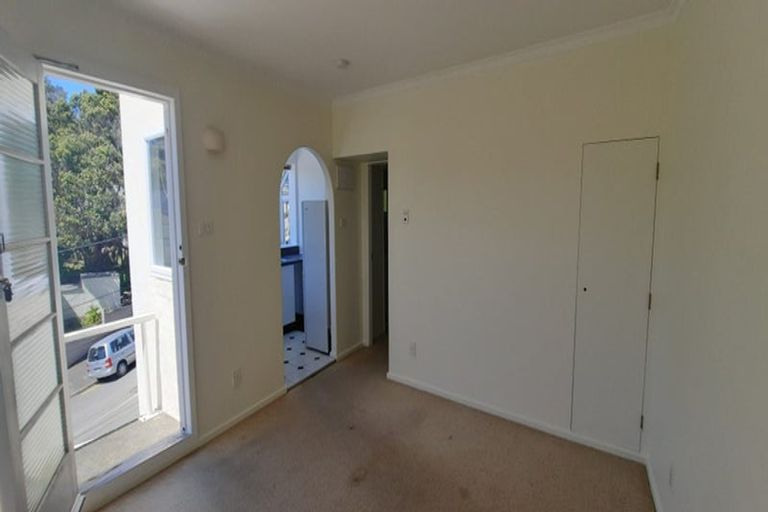 Photo of property in 64 Rolleston Street, Mount Cook, Wellington, 6021