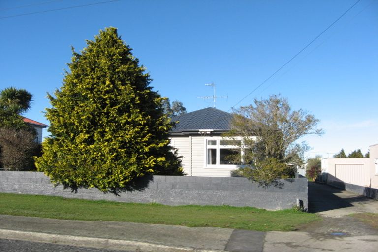 Photo of property in 15 Mary Street, Winton, 9720