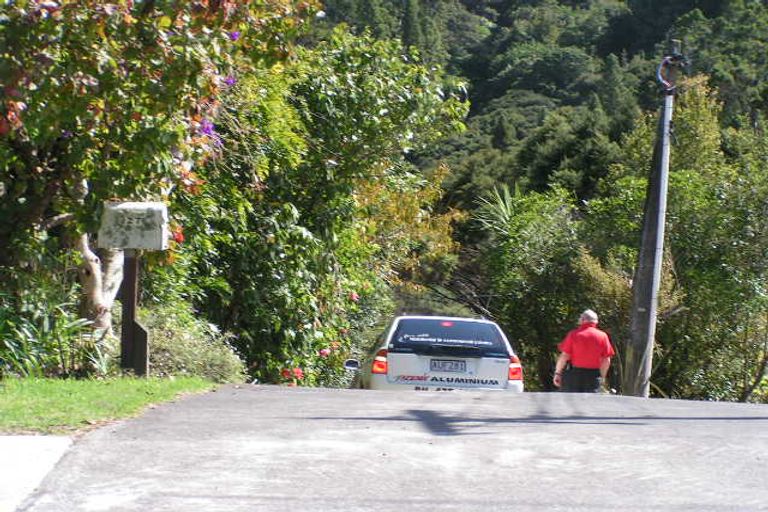 Photo of property in 27 Island Bay Road, Beach Haven, Auckland, 0626