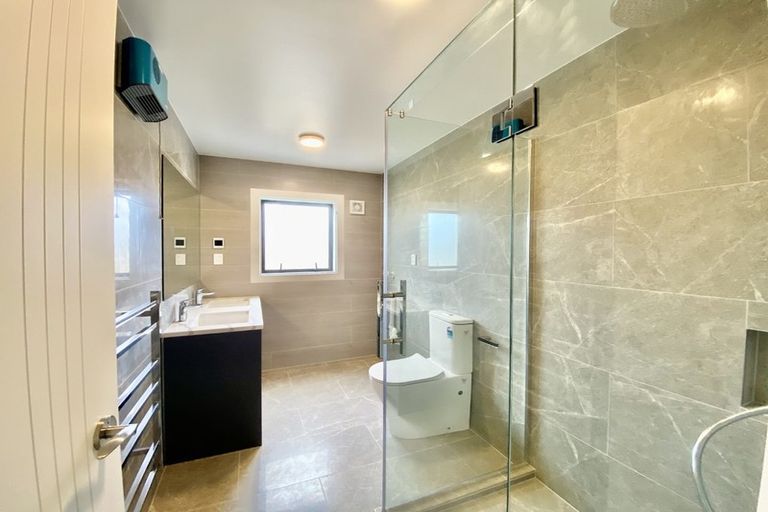 Photo of property in 25 Colliston Rise, Pinehill, Auckland, 0632