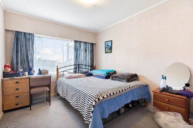 Photo of property in 16 Glendhu Road, Bayview, Auckland, 0629