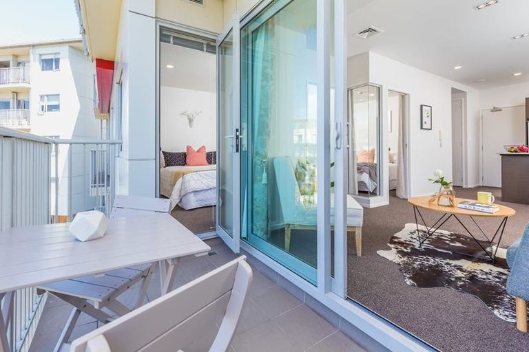 Photo of property in Shoal Haven Apartments, 112a/130 Anzac Street, Takapuna, Auckland, 0622