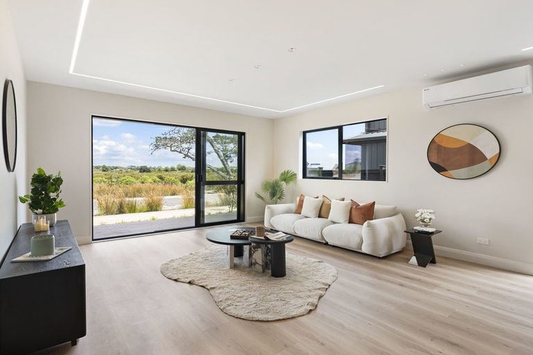 Photo of property in 51 Emerald Avenue, Rosehill, Papakura, 2113