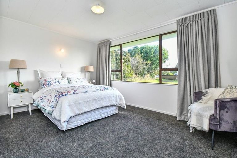 Photo of property in 6 Leaming Place, Clarks Beach, 2122