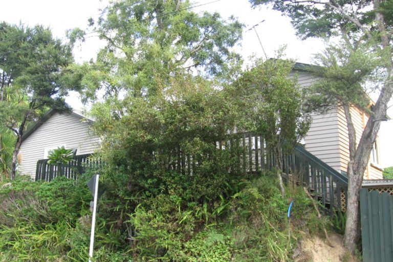 Photo of property in 51 Arapito Road, Titirangi, Auckland, 0604