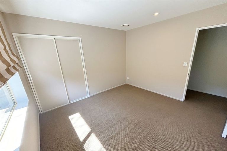 Photo of property in 80 Bowhill Road, New Brighton, Christchurch, 8083
