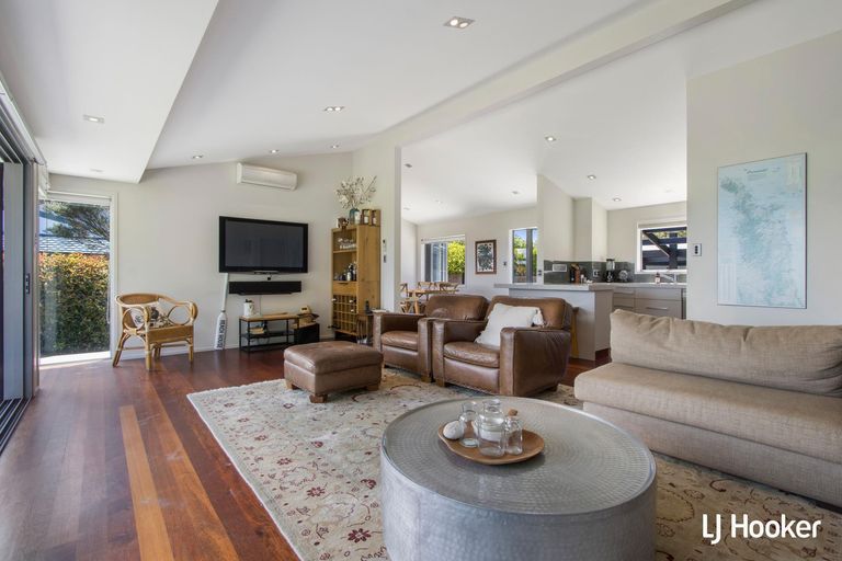 Photo of property in 13 Waione Avenue, Athenree, Waihi Beach, 3177