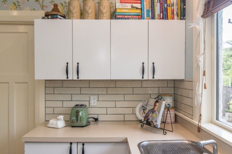 Photo of property in 23 Pembroke Road, Northland, Wellington, 6012